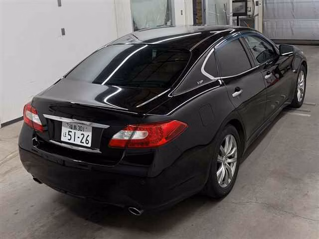 NISSAN FUGA