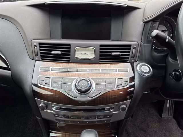 NISSAN FUGA