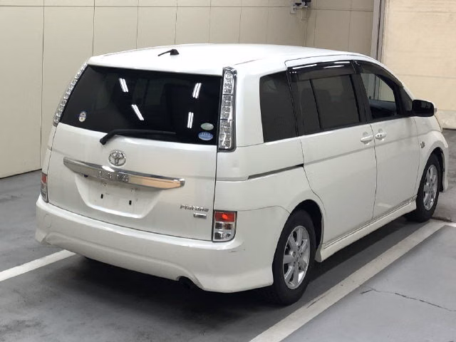 TOYOTA ISIS