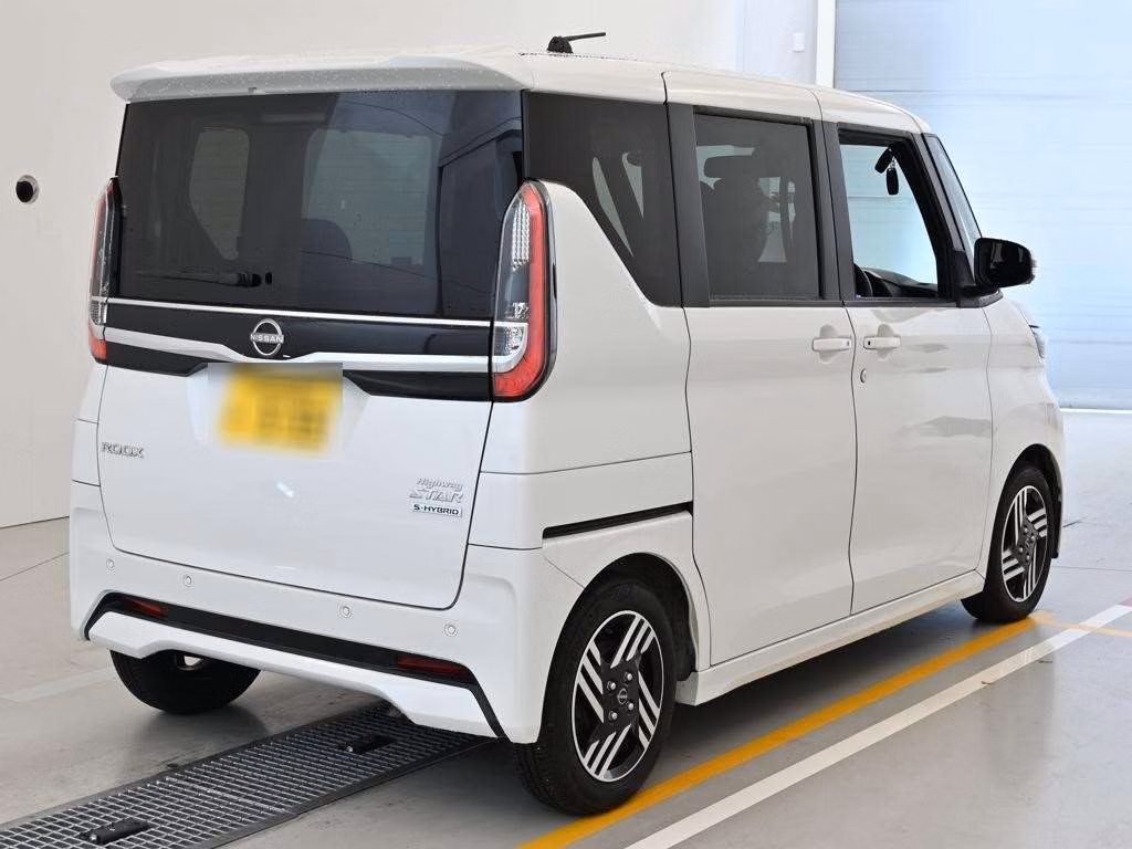 NISSAN ROOX