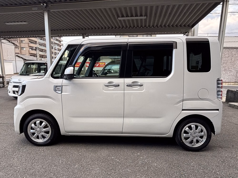 TOYOTA PIXIS MEGA