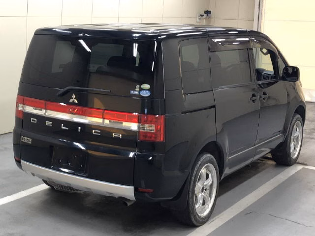 MITSUBISHI DELICA D:5