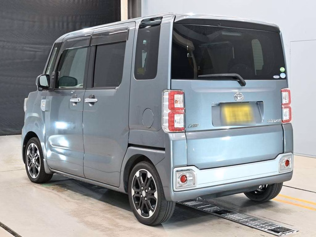 DAIHATSU WAKE
