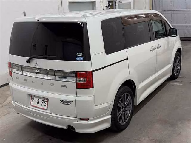 MITSUBISHI DELICA D:5