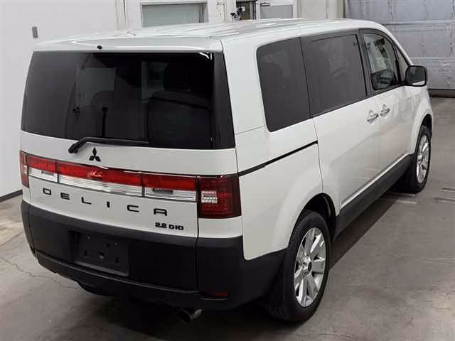 MITSUBISHI DELICA D:5
