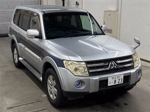 MITSUBISHI PAJERO