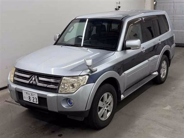 MITSUBISHI PAJERO