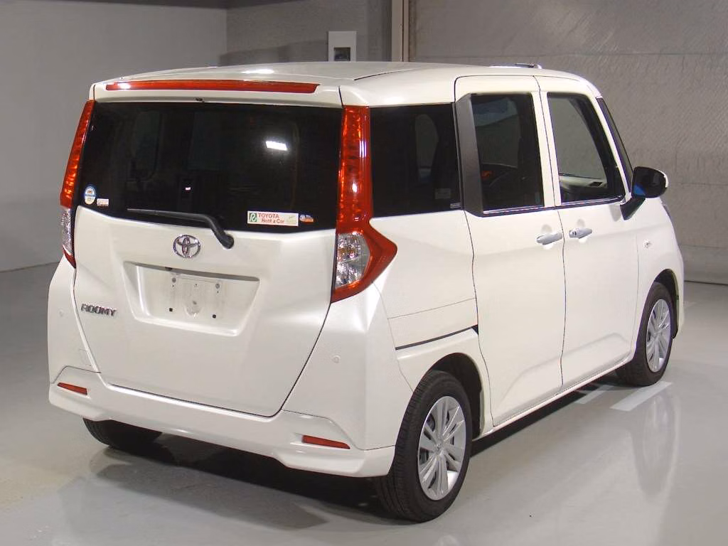 TOYOTA ROOMY