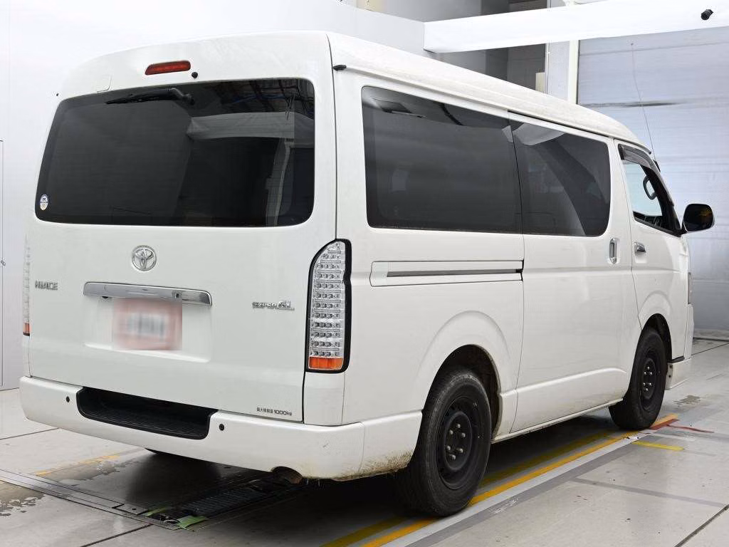 TOYOTA REGIUS ACE