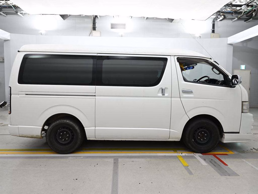TOYOTA REGIUS ACE