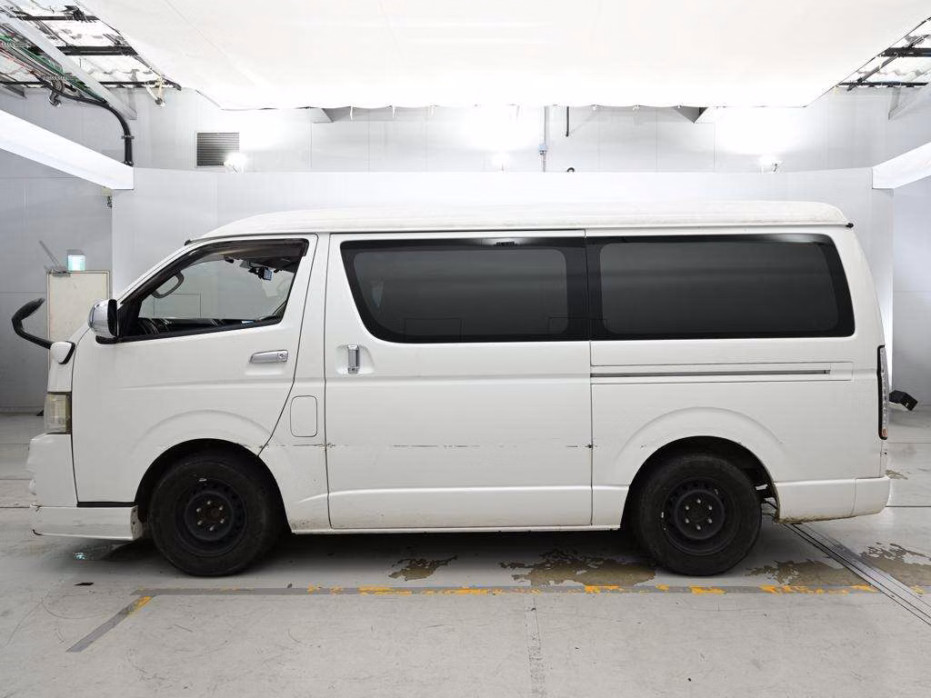 TOYOTA REGIUS ACE