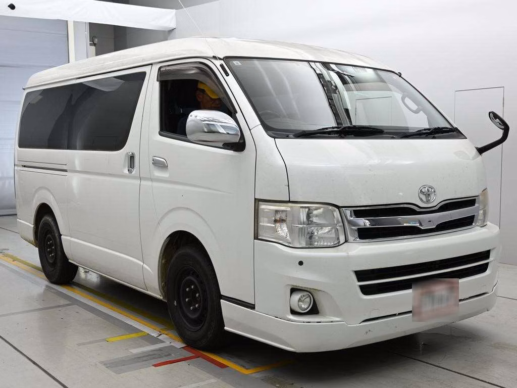 TOYOTA REGIUS ACE