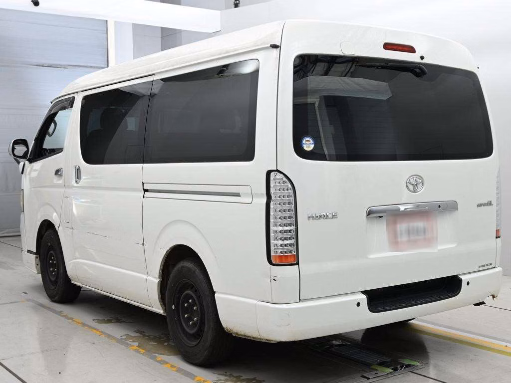 TOYOTA REGIUS ACE