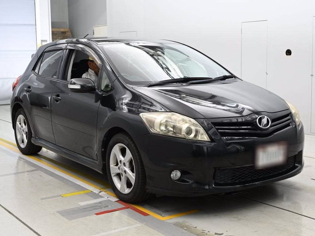 TOYOTA AURIS