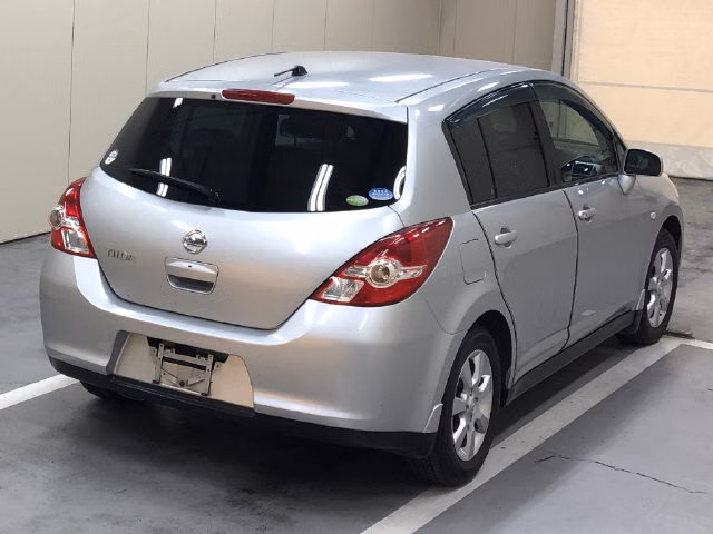 NISSAN TIIDA