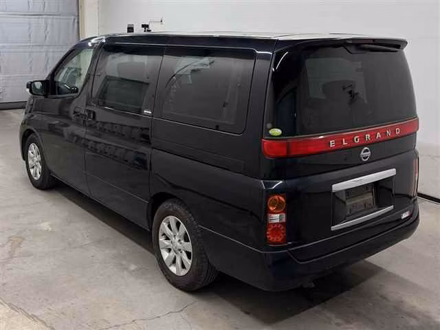 NISSAN ELGRAND