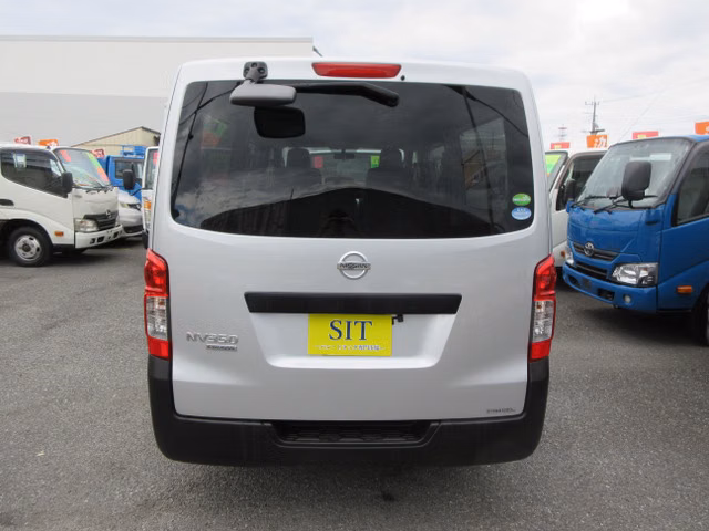 NISSAN NV350 CARAVAN
