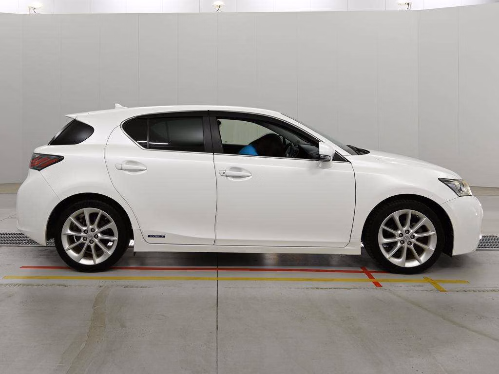 LEXUS CT200H