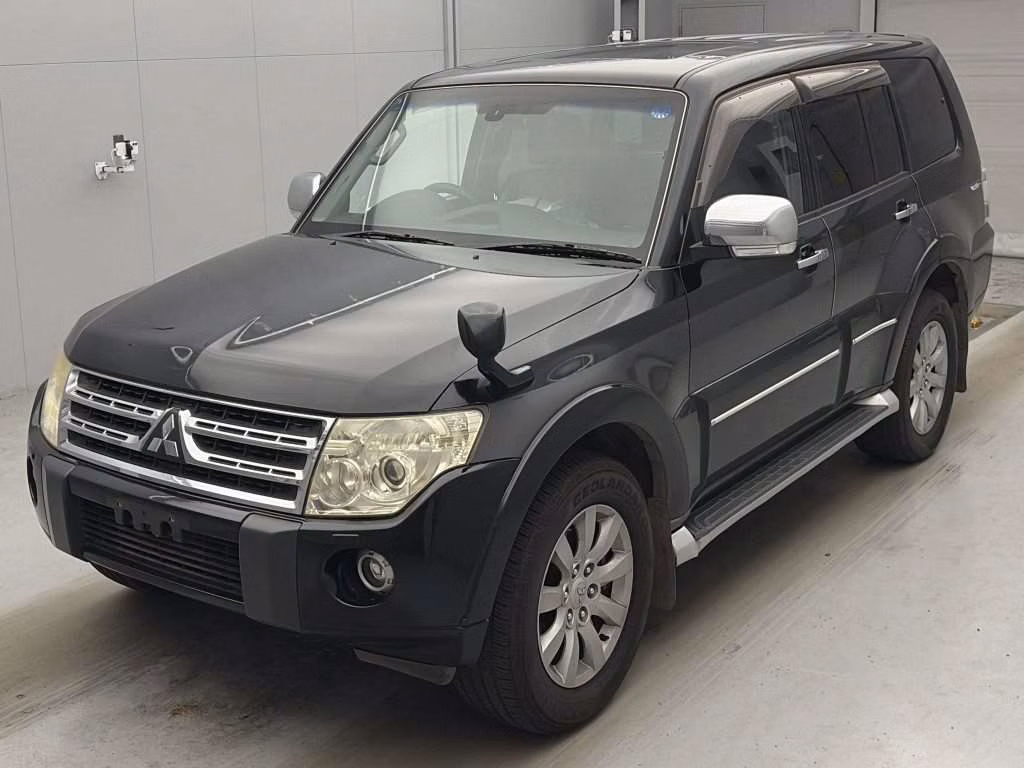 MITSUBISHI PAJERO