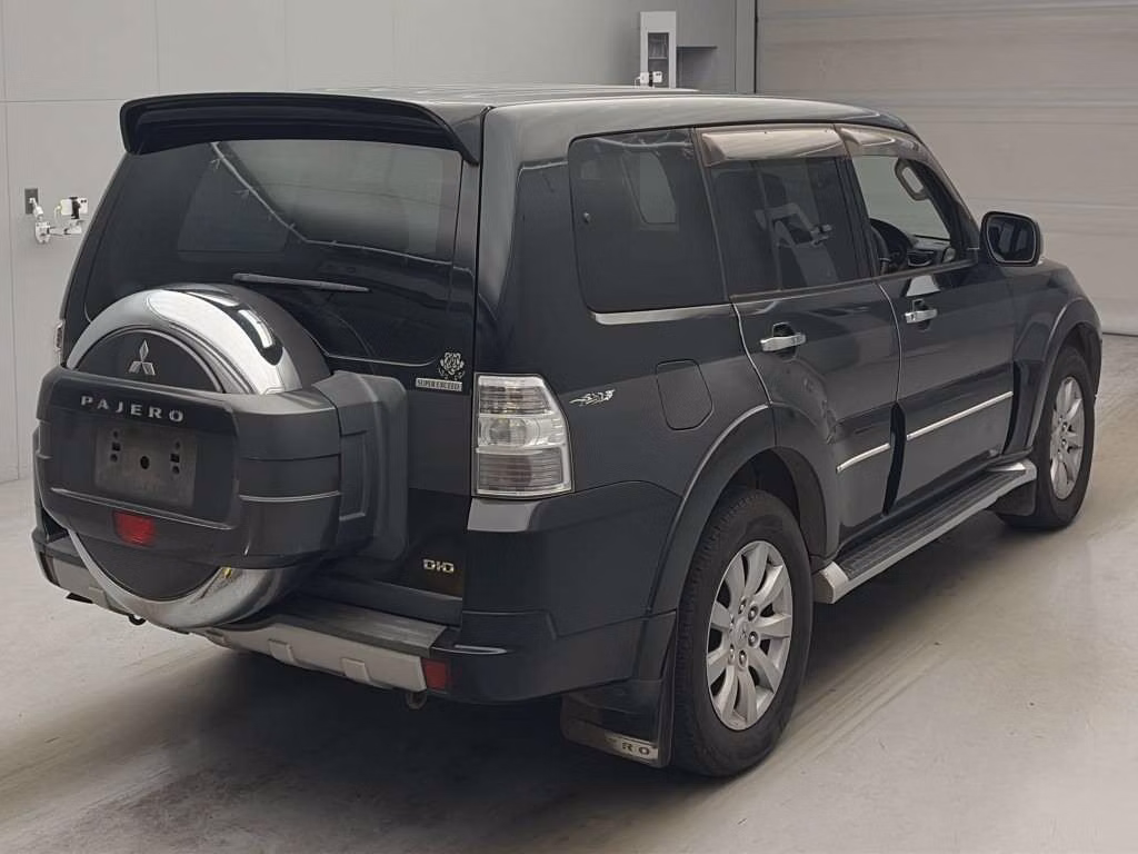 MITSUBISHI PAJERO