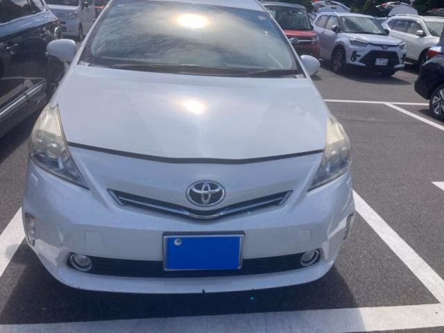 TOYOTA PRIUS ALPHA