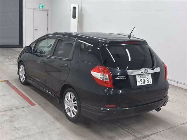HONDA FIT SHUTTLE