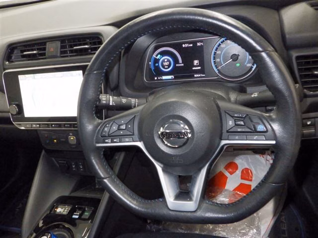 NISSAN LEAF