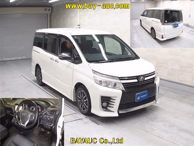 TOYOTA VOXY