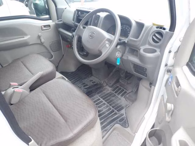 NISSAN NV100 CLIPPER