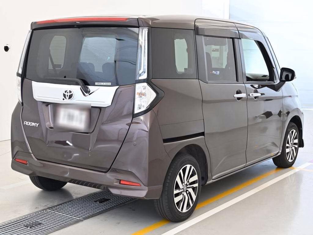 TOYOTA ROOMY