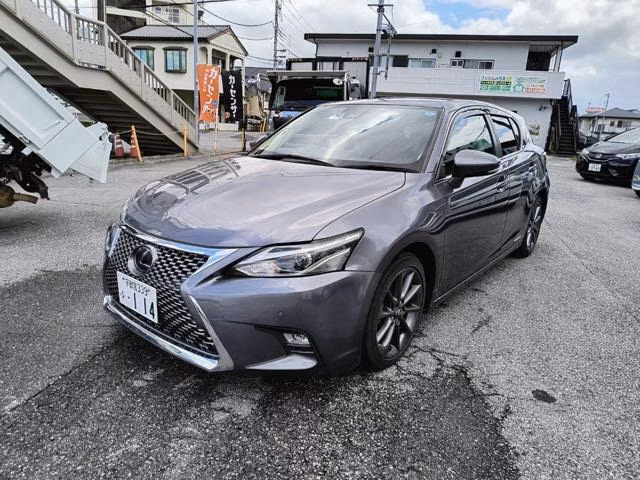Lexus CT200h