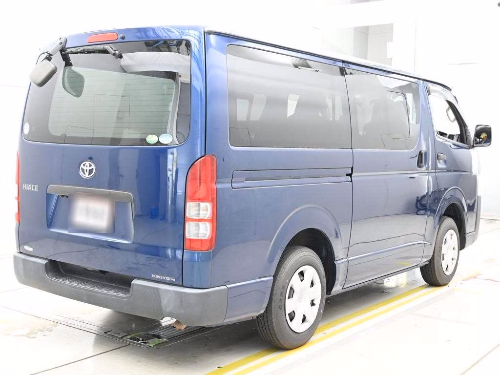 TOYOTA REGIUS ACE