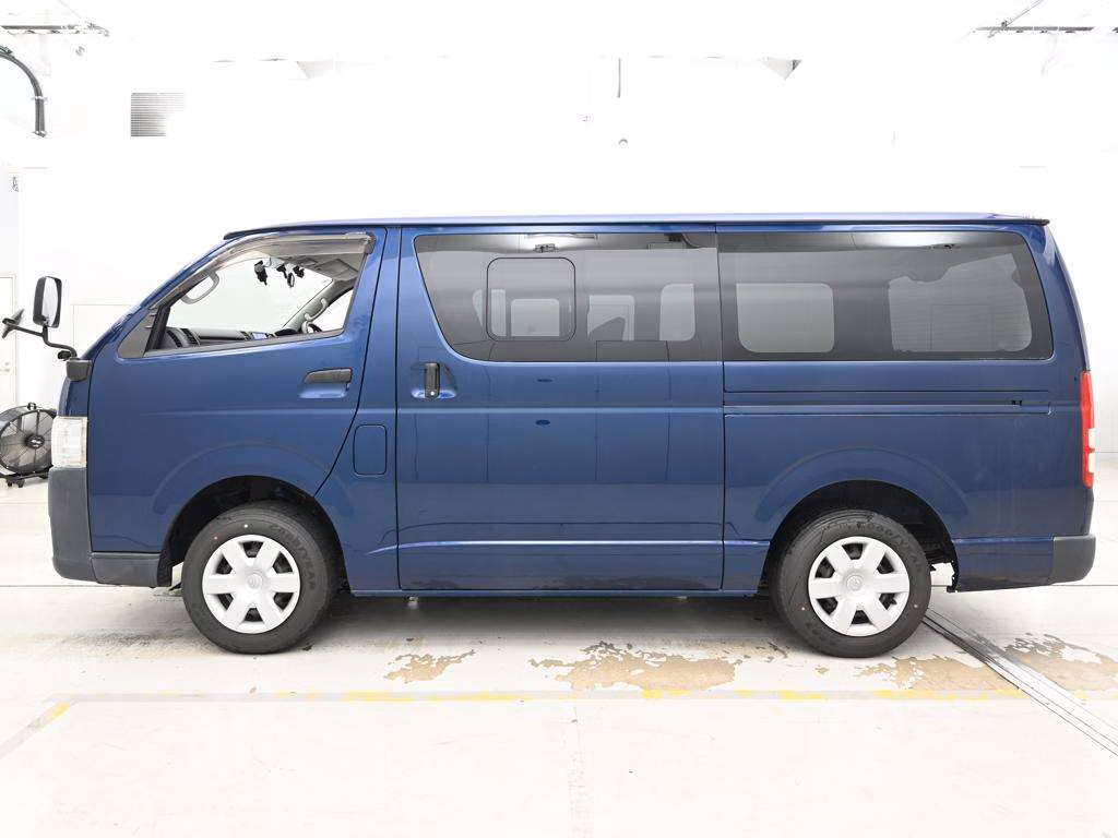 TOYOTA REGIUS ACE