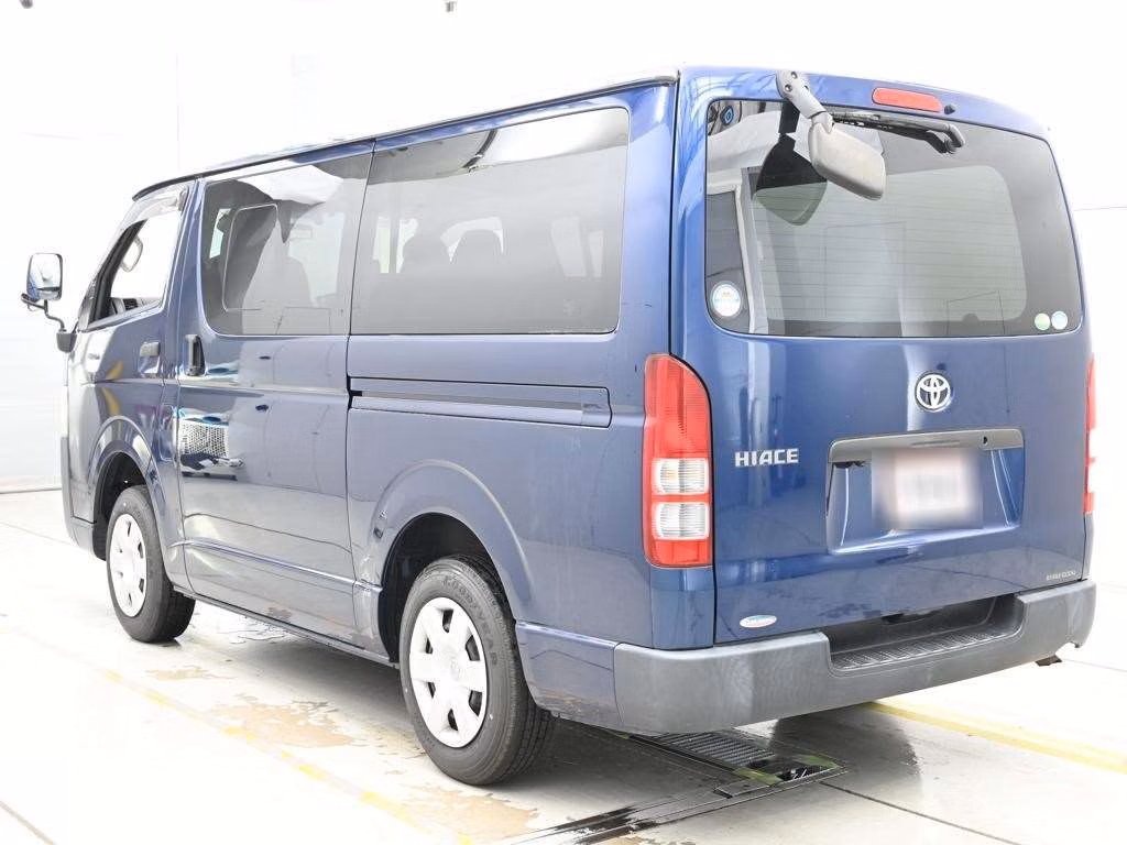 TOYOTA REGIUS ACE
