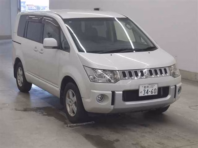 MITSUBISHI DELICA D:5