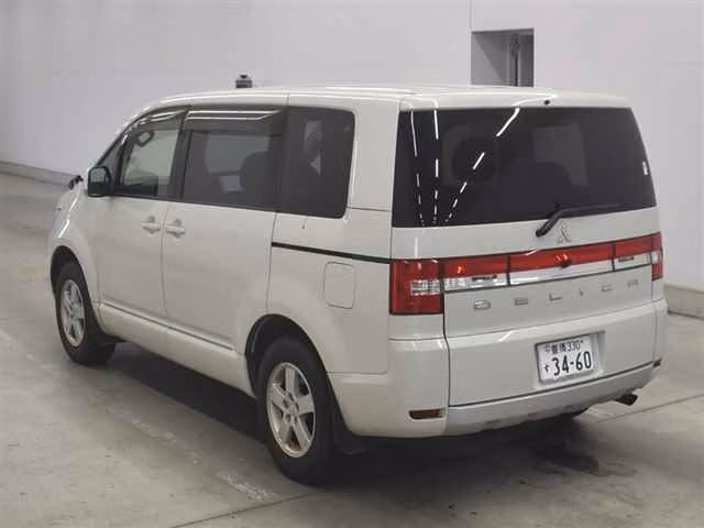 MITSUBISHI DELICA D:5