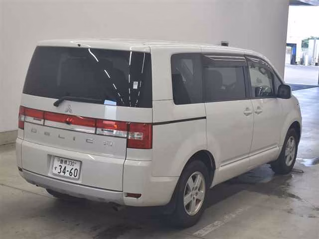 MITSUBISHI DELICA D:5