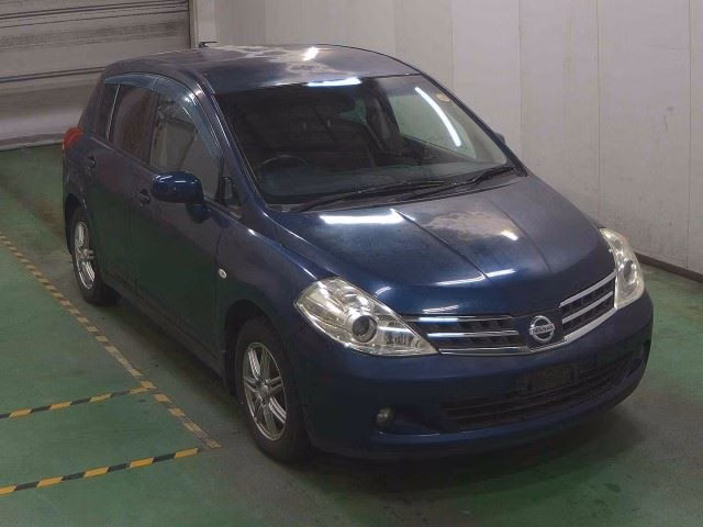 NISSAN TIIDA