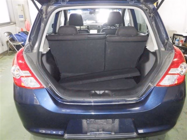NISSAN TIIDA
