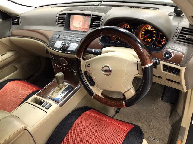 NISSAN FUGA