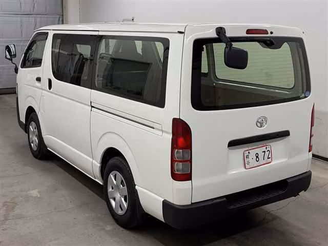 TOYOTA REGIUS ACE