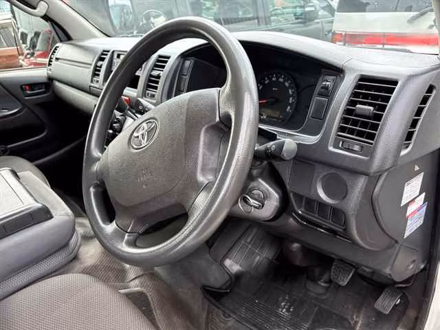 TOYOTA REGIUS ACE