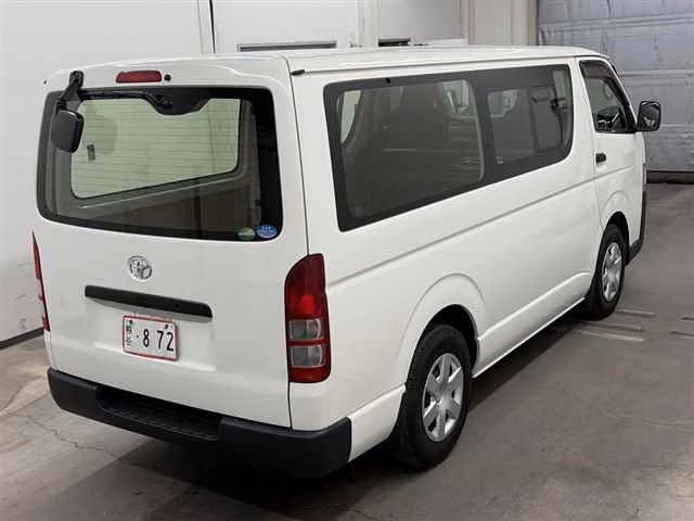 TOYOTA REGIUS ACE