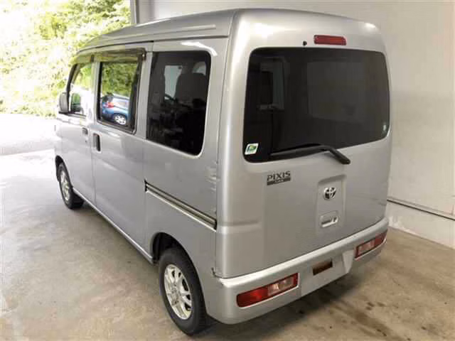 TOYOTA PIXIS VAN