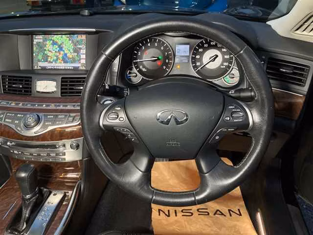 NISSAN FUGA