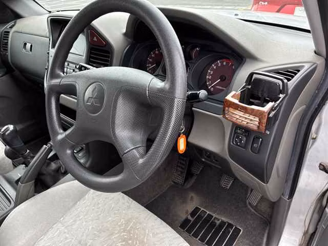 MITSUBISHI PAJERO