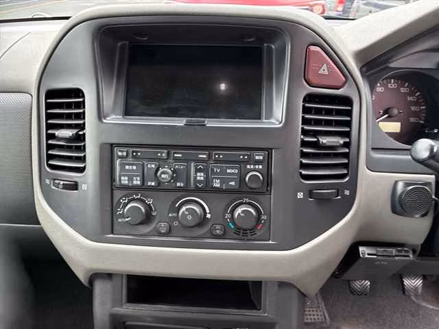 MITSUBISHI PAJERO
