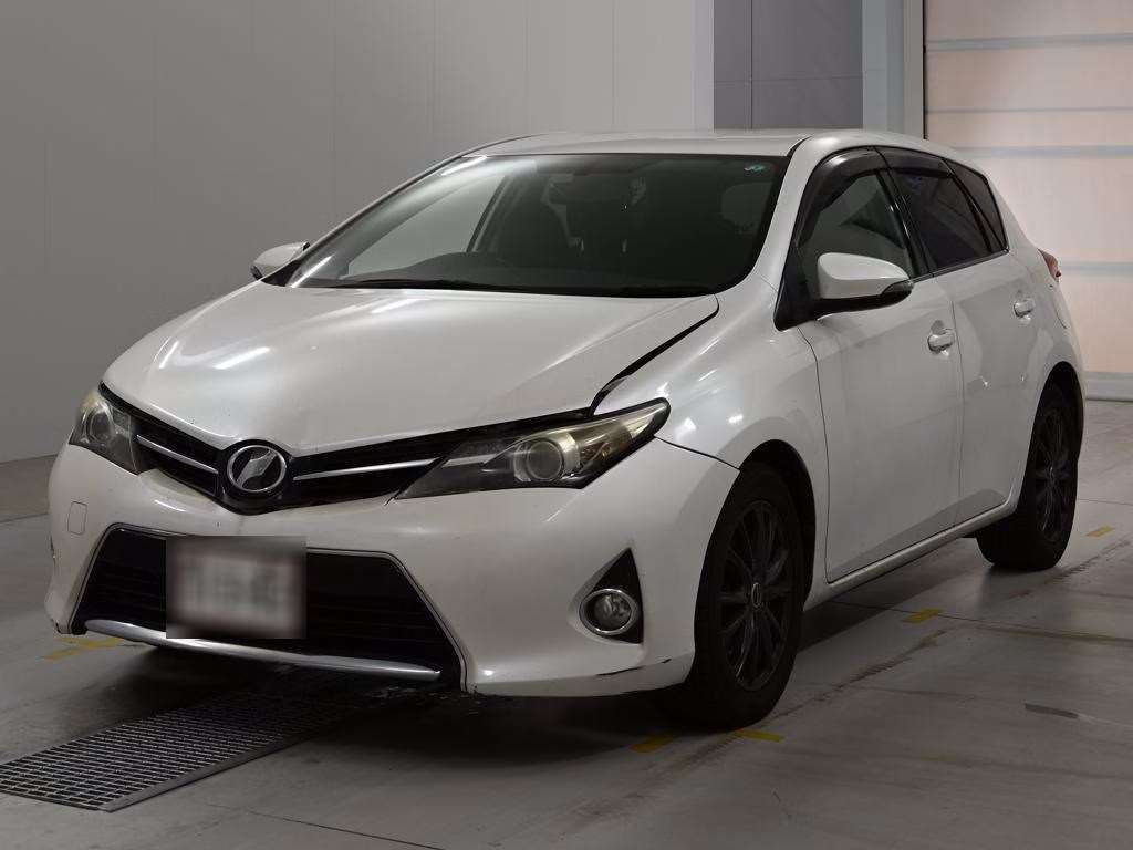 TOYOTA AURIS
