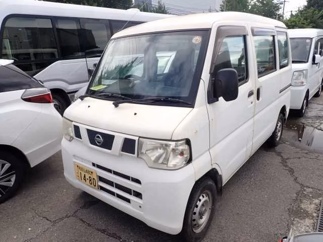 NISSAN NV100 CLIPPER