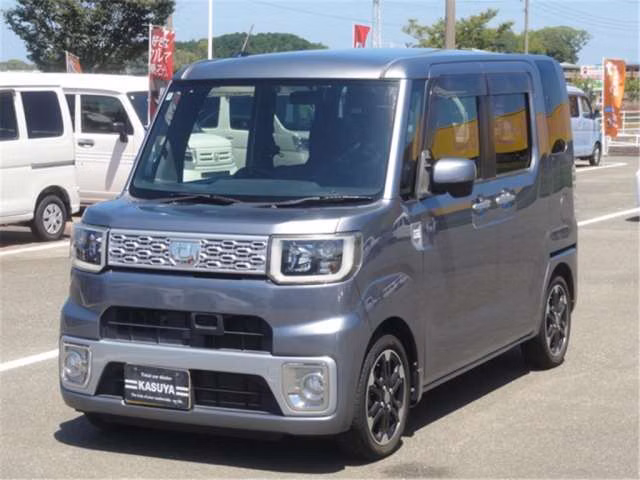 DAIHATSU WAKE